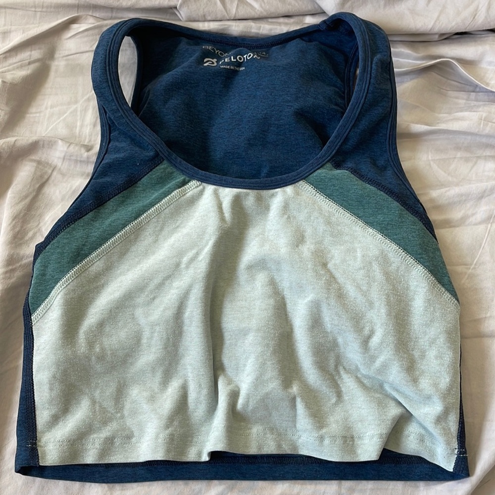 Peloton beyond yoga crop top with built in bra for sale size m